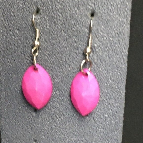 Jewelry - Dangle Pierced Earrings Barbie Pink Faceted Ellipse Silver Retro Soft Girl